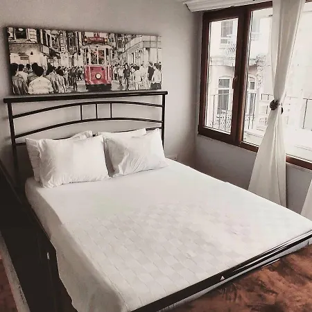 Taksim Beyoglu 1+1 Dunyanin Kalbi * Istanbul